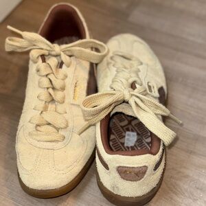 Rare Suede Puma Shoes Size 7 Men’s